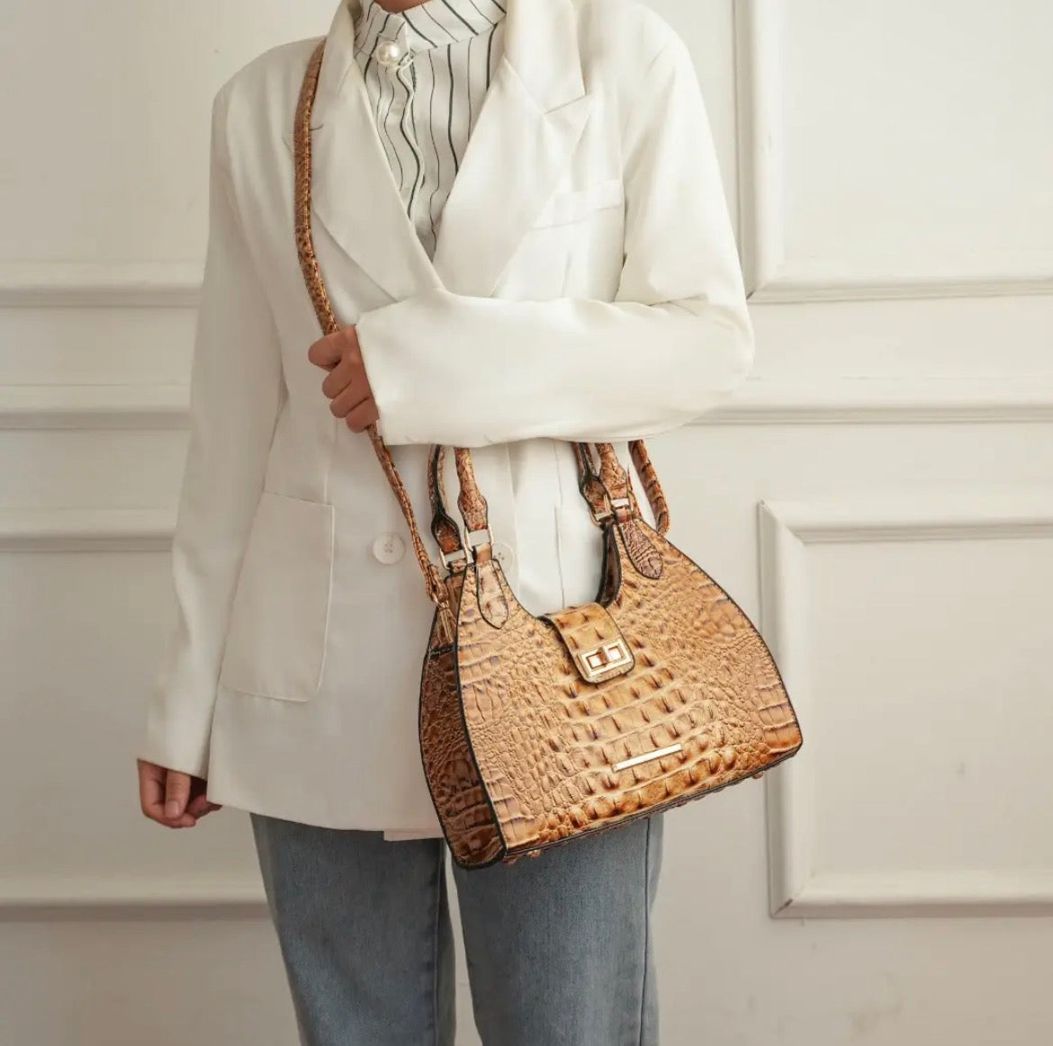 Nia Tote Bag