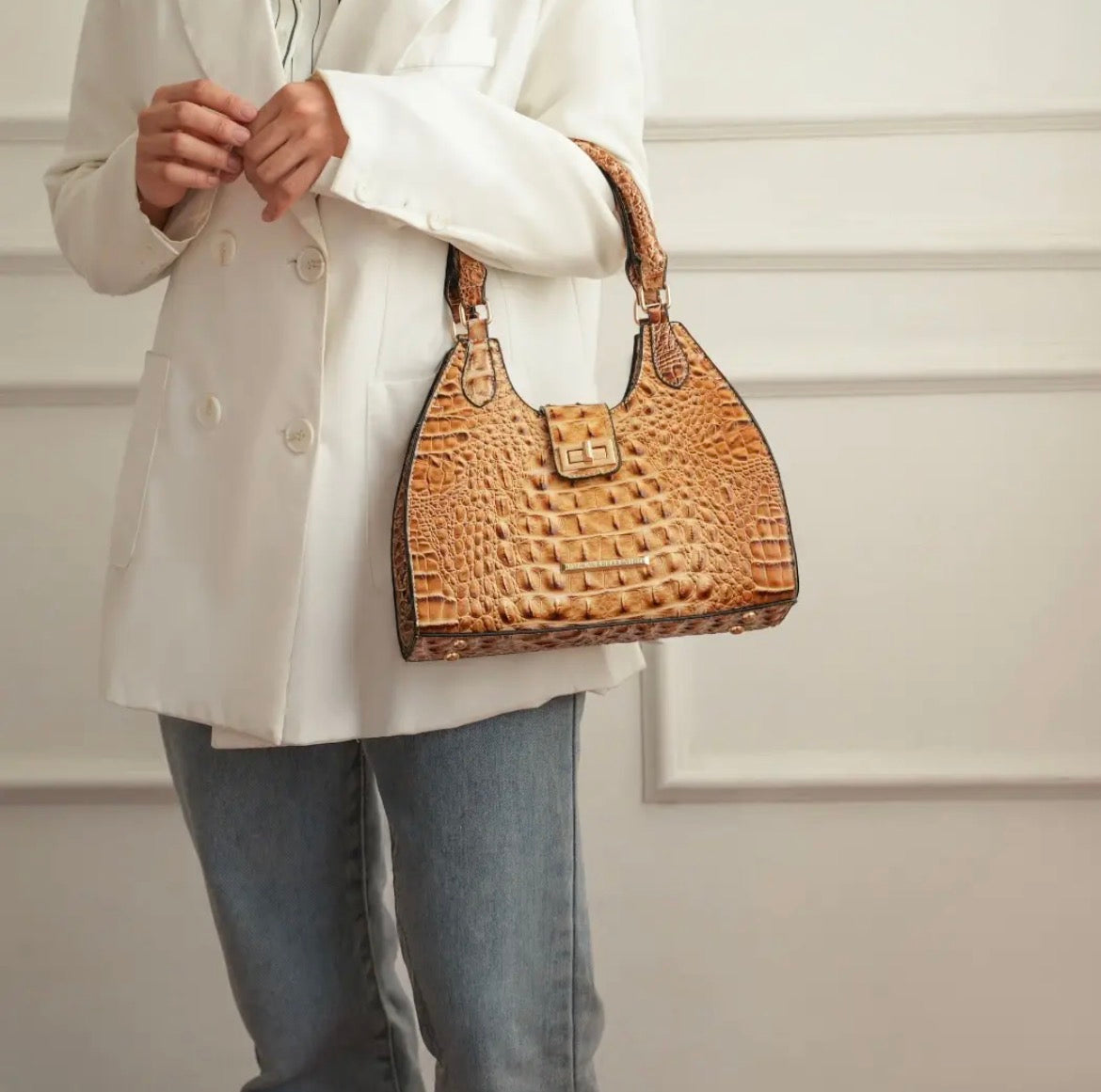 Nia Tote Bag